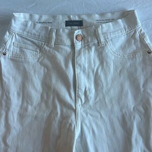Wide leg white jeans 

Great condition